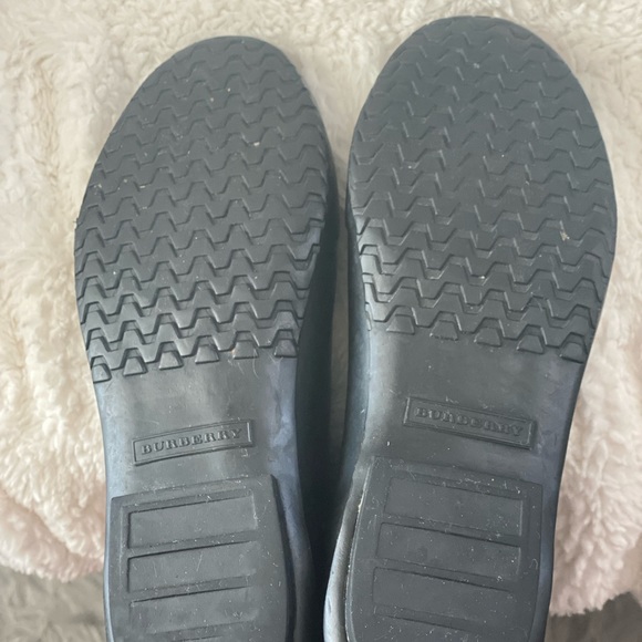 💯Authentic Barberry rain boots - Picture 3 of 4